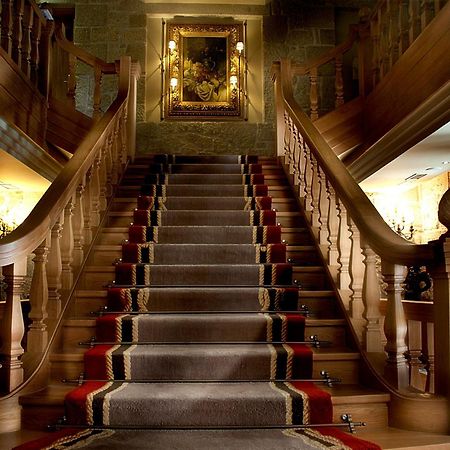 Pazo Los Escudos Hotel Spa & Resort Vigo Exterior photo The staircase