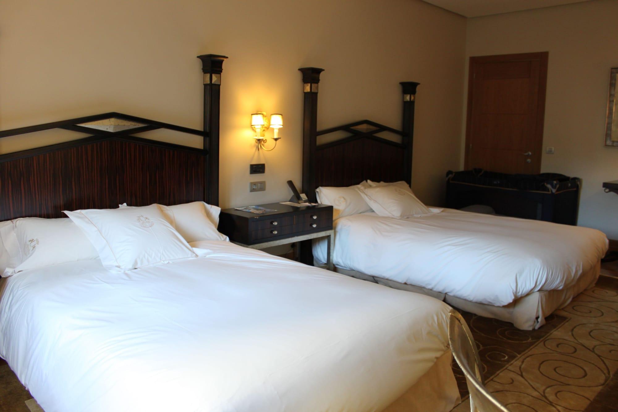 Pazo Los Escudos Hotel Spa & Resort Vigo Exterior photo A room at the hotel