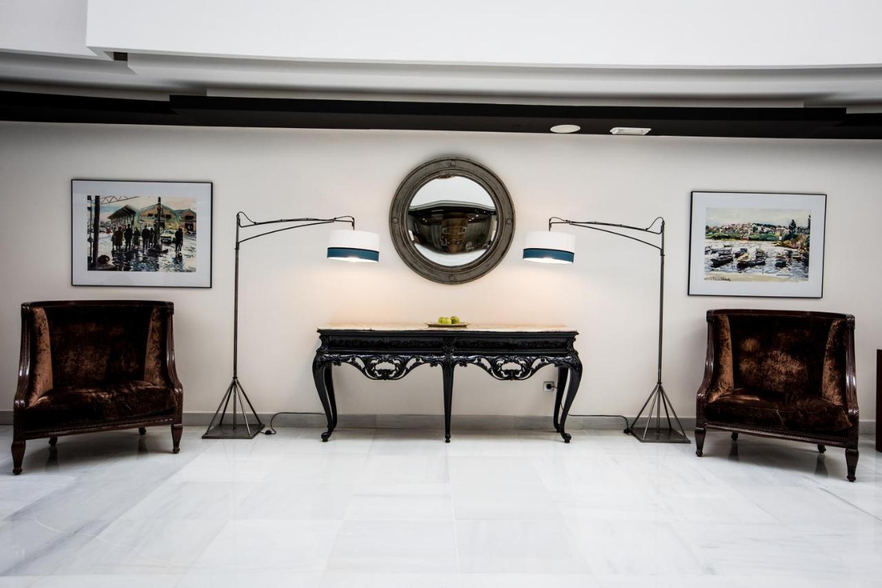 Pazo Los Escudos Hotel Spa & Resort Vigo Exterior photo Floor lamps