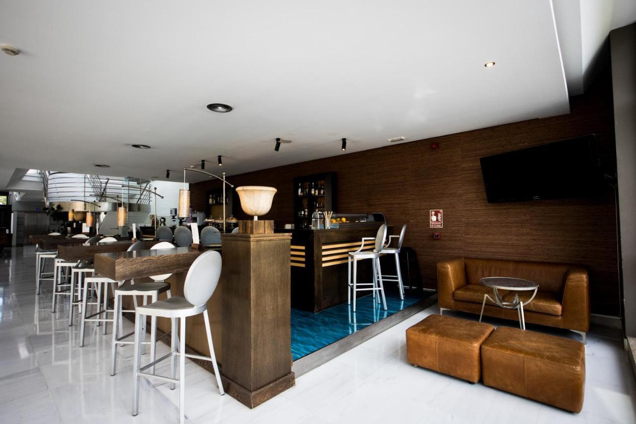 Pazo Los Escudos Hotel Spa & Resort Vigo Exterior photo The lounge at the airport.