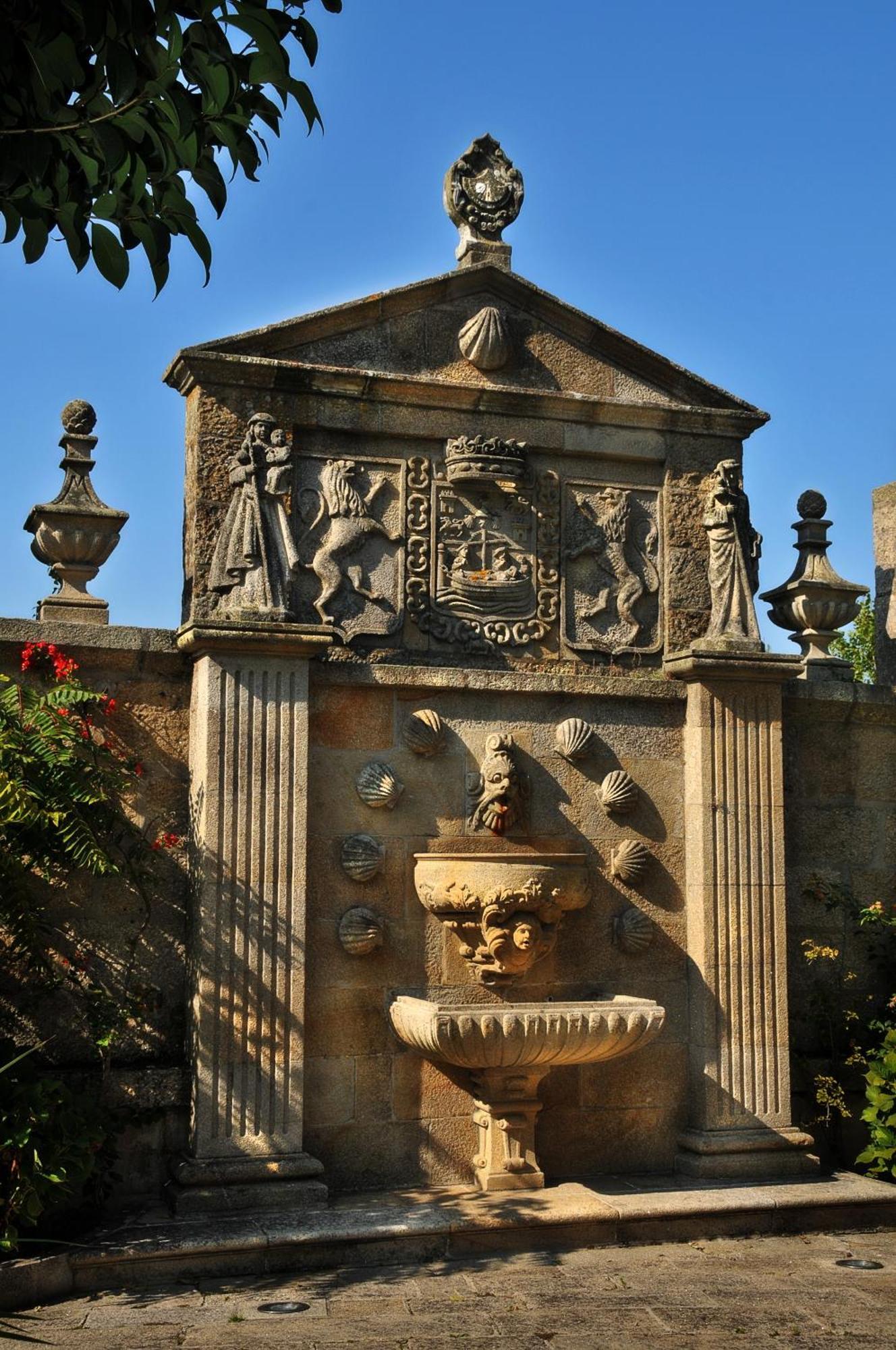 Pazo Los Escudos Hotel Spa & Resort Vigo Exterior photo Fountain of the Dukes of Cadaval